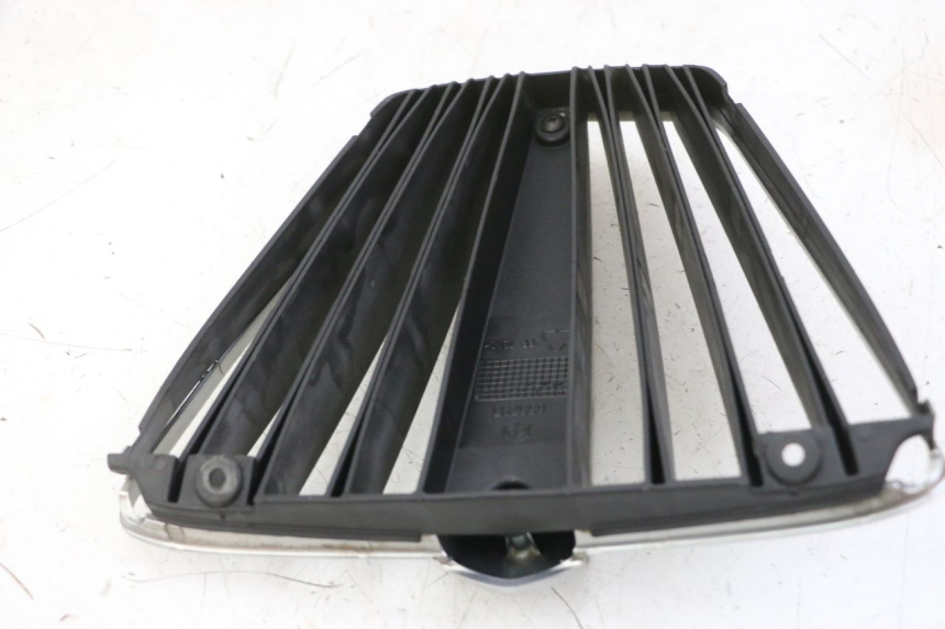 photo de RADIATOR GRILLE PIAGGIO MP3 LT 400 (2007 - 2012) - Technical close-up