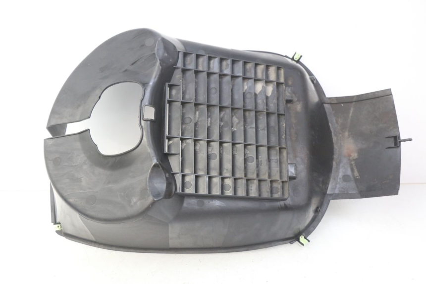 photo de RADIATOR GRILLE PEUGEOT SATELIS COMPRESSOR K15 125 (2006 - 2009) - Alternative perspective