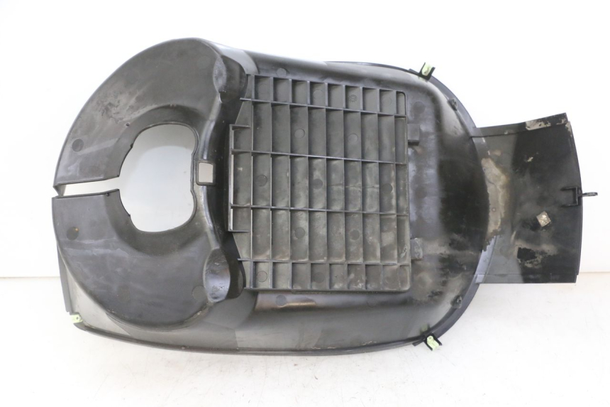 photo de RADIATOR GRILLE PEUGEOT SATELIS COMPRESSOR K15 125 (2006 - 2009) - Component detail