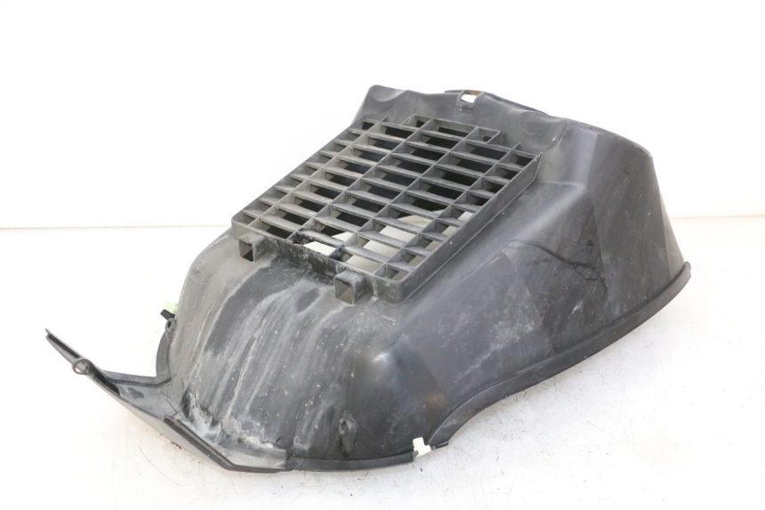 photo de RADIATOR COVER PEUGEOT SATELIS 250 (2006 - 2012) - Component detail
