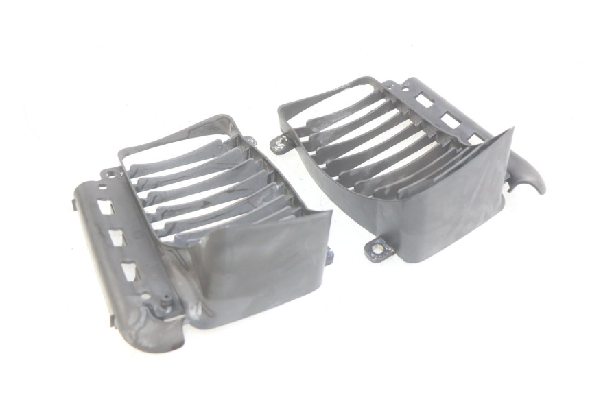 photo de RADIATOR GRILLE PIAGGIO VESPA GRANTURISMO 125 (2003 - 2007) - Zoom on usage condition