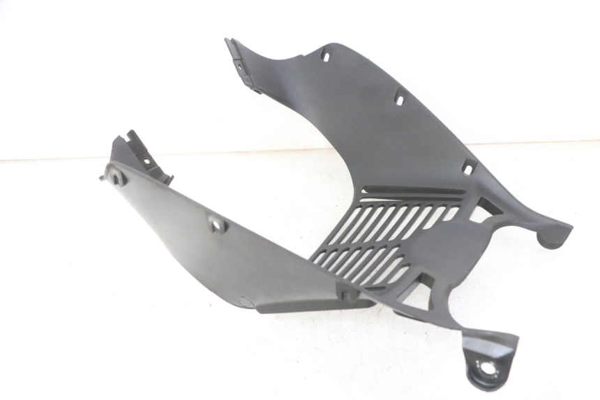 photo de RADIATOR COVER HONDA XLV VARADERO 125 (2000 - 2006) - Fixing points details