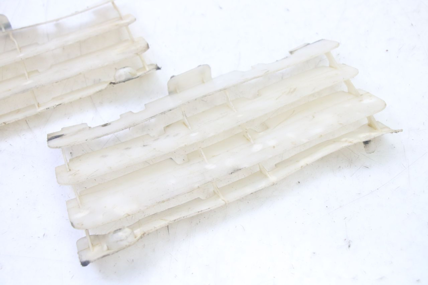 photo de RADIATOR COVER YAMAHA YZ-F YZF 250 (2007 - 2013) - Zoom on usage condition