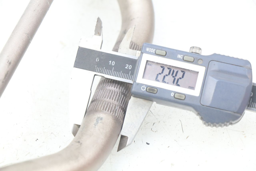 photo de HANDLEBAR MBK BOOSTER SPIRIT NAKED 50 (2004 - 2017) - Zoom on usage condition