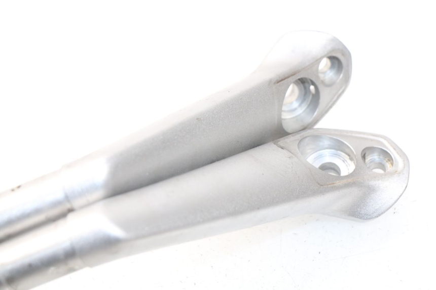 photo de HANDLEBAR YAMAHA FJR ABS 1300 (2006 - 2012) - Zoom on usage condition