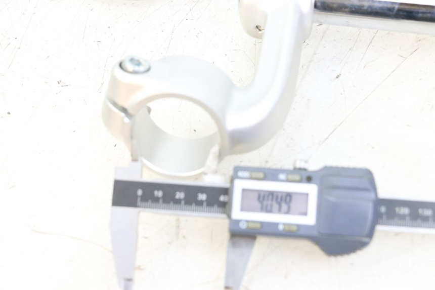 photo de HANDLEBAR ROYAL ENFIELD CONTINENTAL GT 650 (2019 - 2024) - Component detail