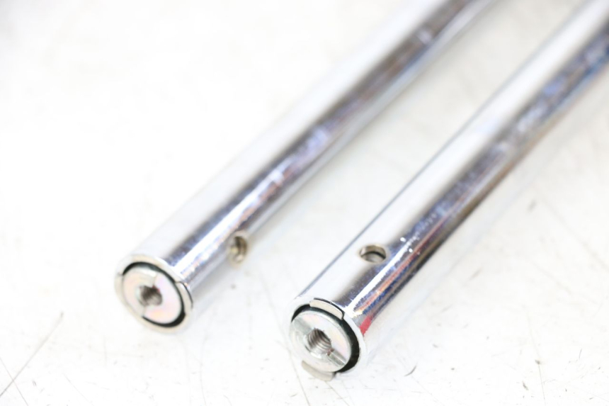 photo de HANDLEBAR ROYAL ENFIELD CONTINENTAL GT 650 (2019 - 2024) - Fixing points details