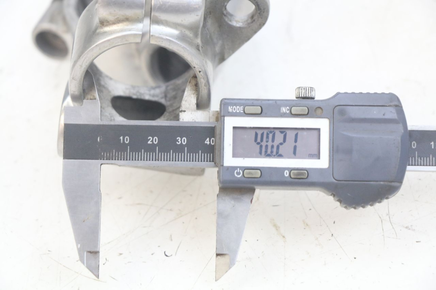 photo de HANDLEBAR KAWASAKI ZX-6R ZX6R 600 (1995 - 1997) - Zoom on usage condition