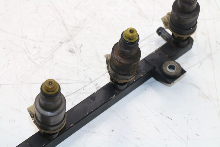 photo de INJECTOR BMW K100 1000 (1982 - 1990) - Technical close-up