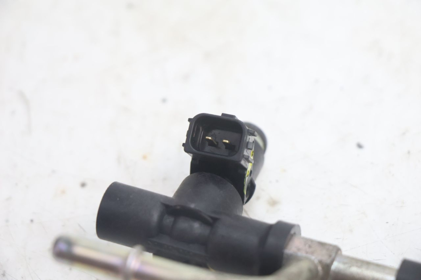 photo de FUEL INJECTOR SUZUKI BURGMAN EXECUTIVE ABS 650 (2006 - 2012) - Alternative perspective