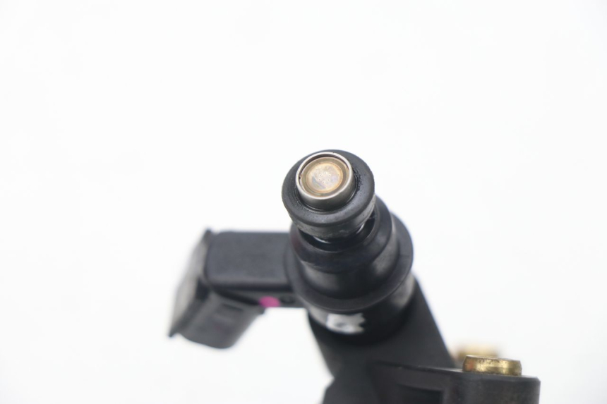 photo de FUEL INJECTOR HONDA CBF 125 (2009 - 2015) - Zoom on usage condition