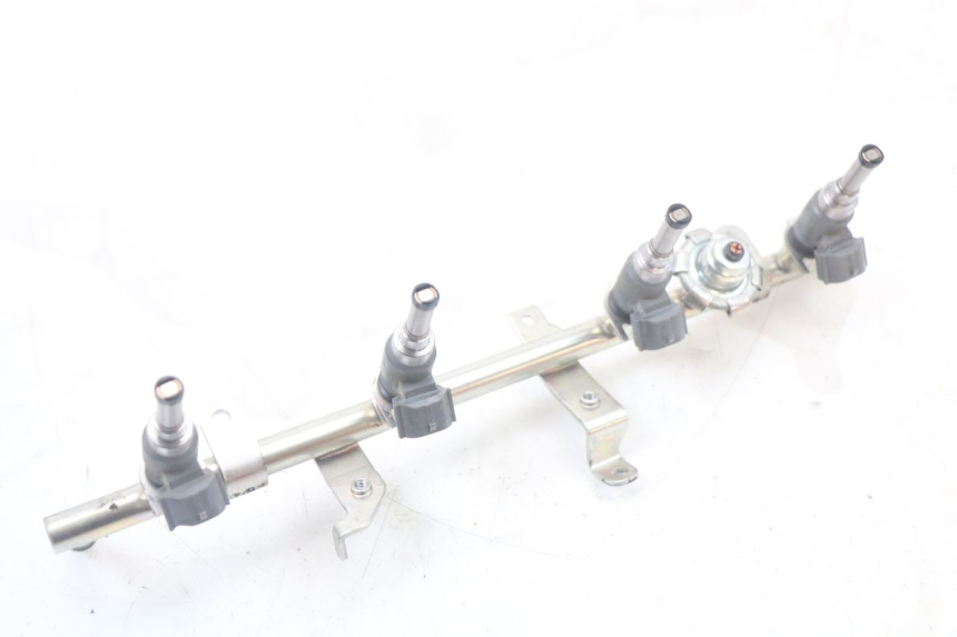 photo de FUEL INJECTOR YAMAHA FJR ABS 1300 (2006 - 2012) - Fixing points details