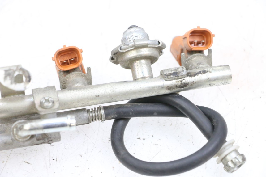 photo de FUEL INJECTOR YAMAHA FJR ABS 1300 (2006 - 2012) - Surface and material condition