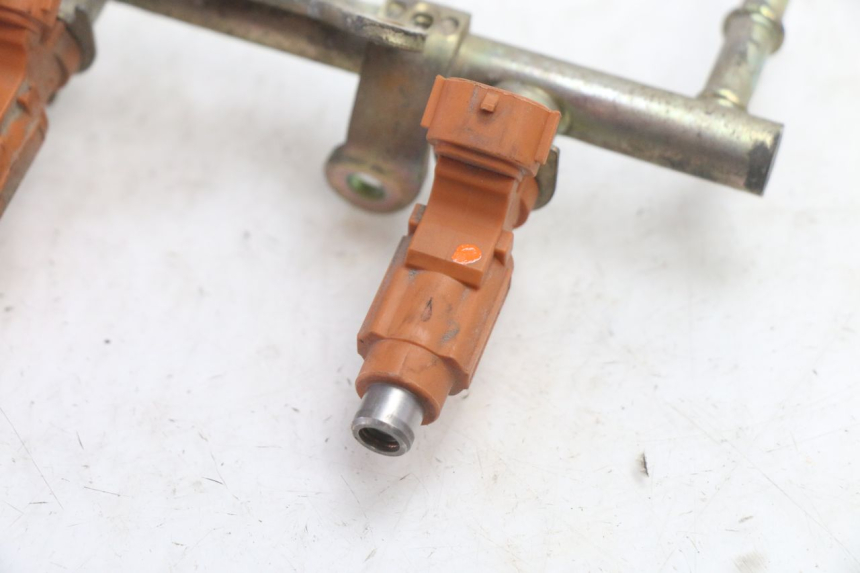 photo de FUEL INJECTOR YAMAHA FJR 1300 (2001 - 2005) - Technical close-up