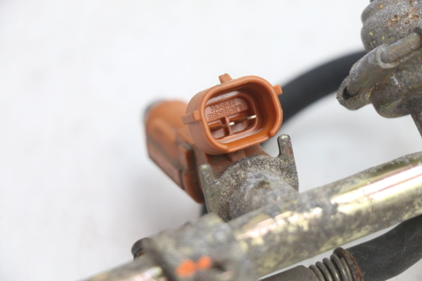 photo de FUEL INJECTOR YAMAHA FJR 1300 (2001 - 2005) - Fixing points details