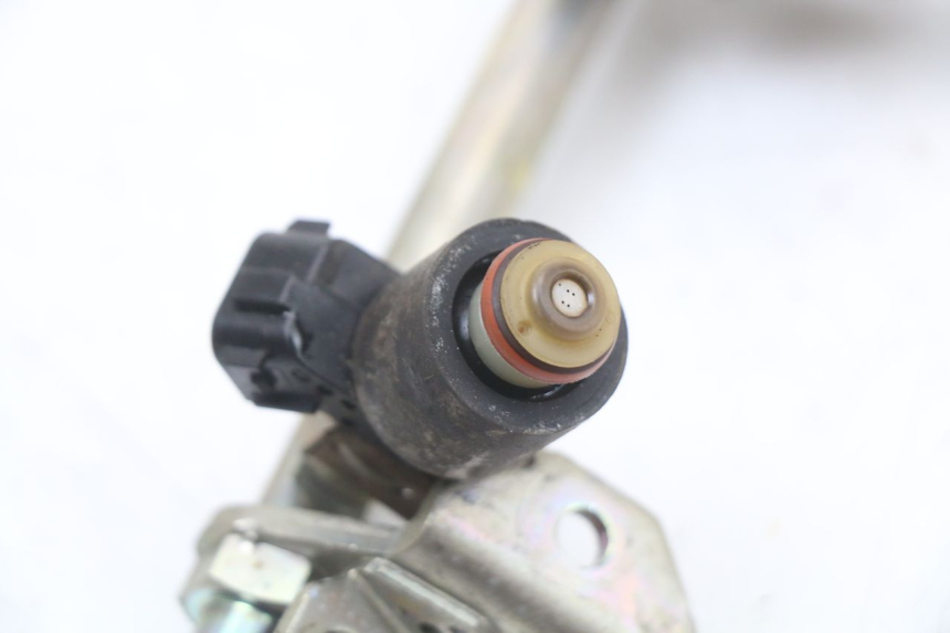 photo de FUEL INJECTOR HONDA FJS SILVER WING SILVERWING 400 (2005 - 2008) - Surface and material condition
