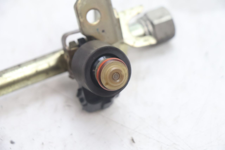 photo de FUEL INJECTOR HONDA FJS SILVER WING SILVERWING 400 (2005 - 2008) - Fixing points details