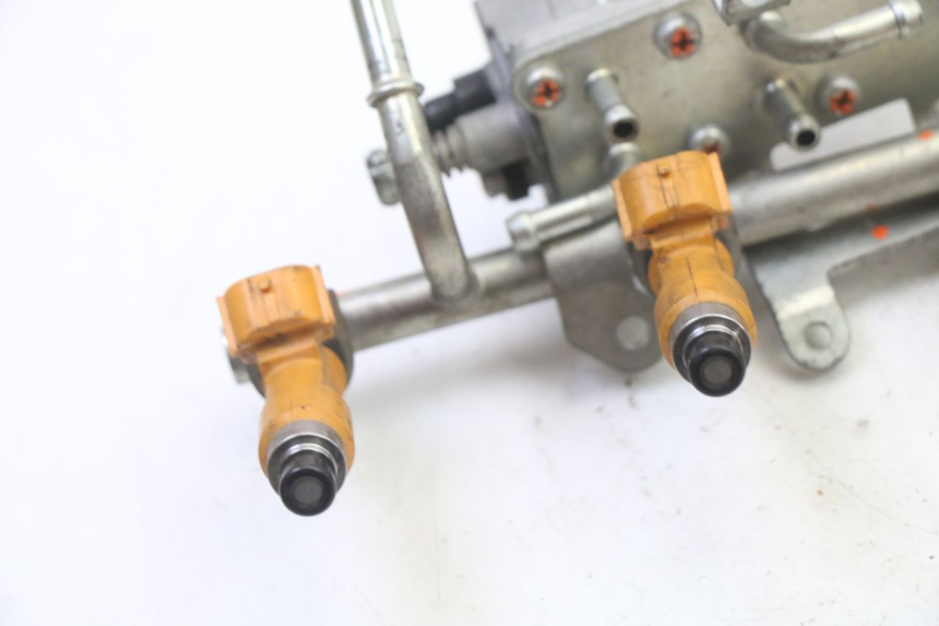 photo de FUEL INJECTOR YAMAHA FZ6 FAZER S2 600 (2007 - 2011) - Alternative perspective