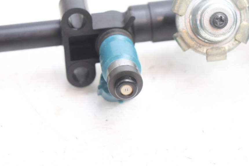 photo de FUEL INJECTOR YAMAHA FZ8 800 (2010 - 2016) - Technical close-up