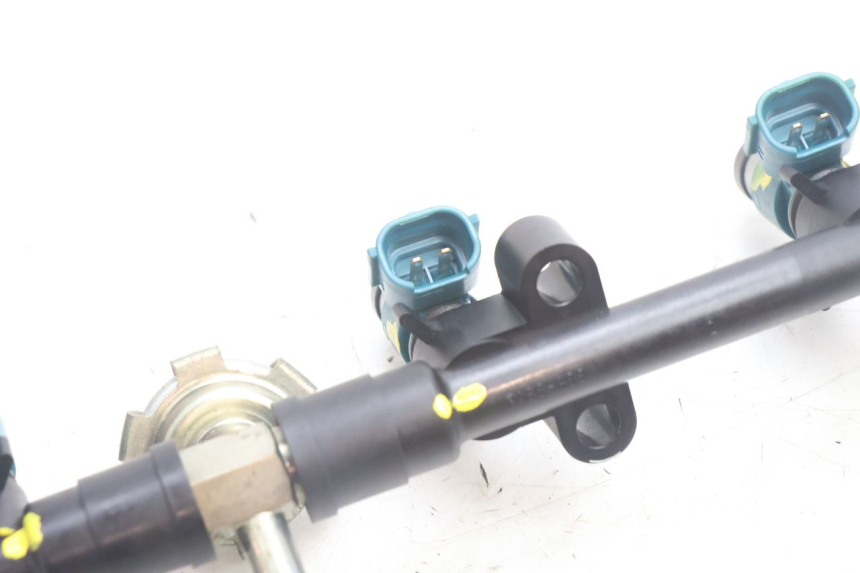 photo de FUEL INJECTOR YAMAHA FZ8 800 (2010 - 2016) - Surface and material condition