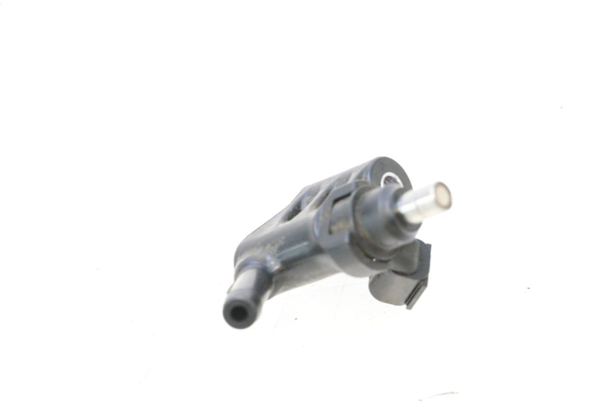 photo de FUEL INJECTOR SYM GTS EVO 125 (2009 - 2013) - Technical close-up