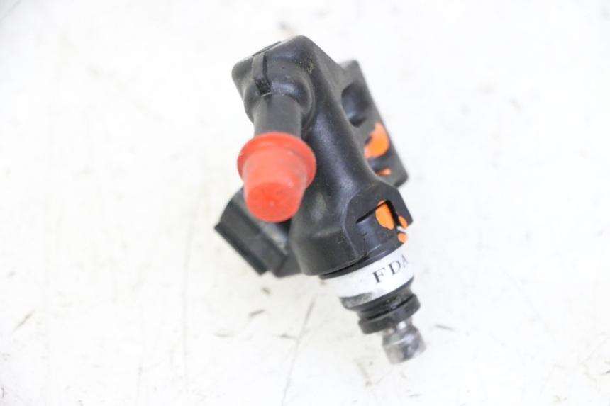 photo de FUEL INJECTOR SYM JOYMAX 125 (2010 - 2017) - Alternative perspective