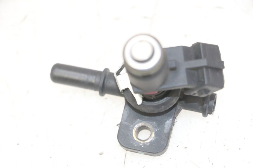 photo de FUEL INJECTOR PIAGGIO MP3 LT 300 (2010 - 2016) - Alternative perspective