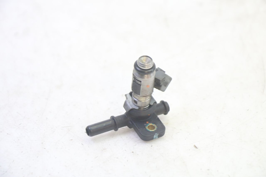 photo de FUEL INJECTOR PIAGGIO MP3 500 (2016 - 2018) - Technical close-up
