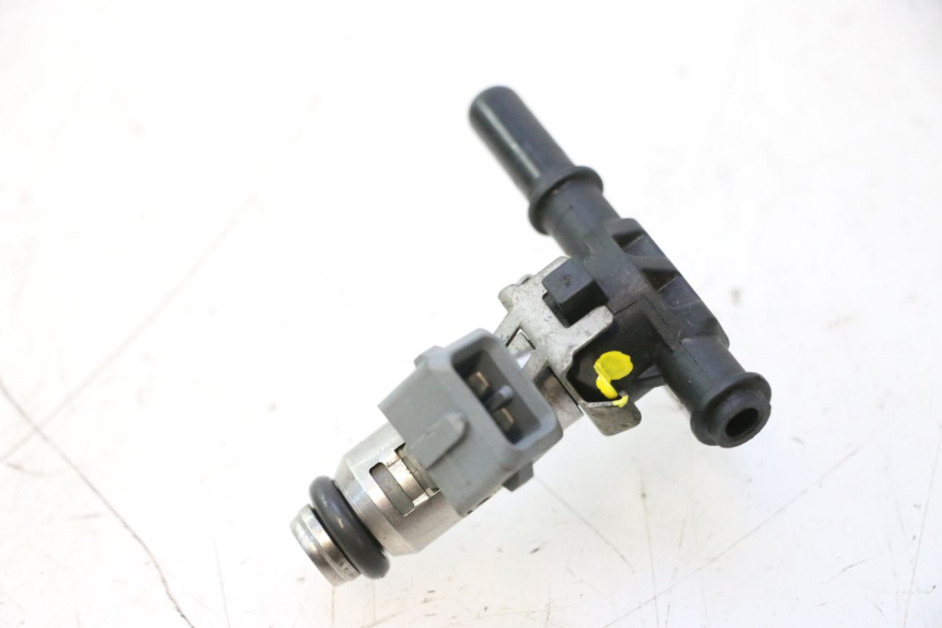 photo de FUEL INJECTOR PIAGGIO MP3 500 (2011 - 2015) - Surface and material condition