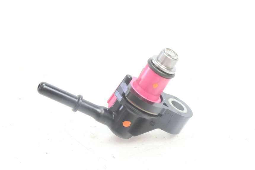 photo de FUEL INJECTOR YAMAHA N-MAX NMAX 125 (2021 - 2024) - Alternative perspective
