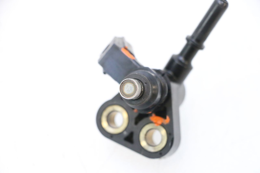 photo de FUEL INJECTOR HONDA PCX (JF57/JF64) 125 (2014 - 2018) - Technical close-up