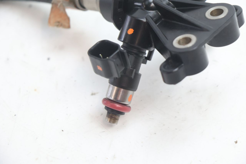 photo de FUEL INJECTOR HARLEY DAVIDSON ROAD GLIDE FLTRXSE 1920 (2018 - 2022) - Surface and material condition