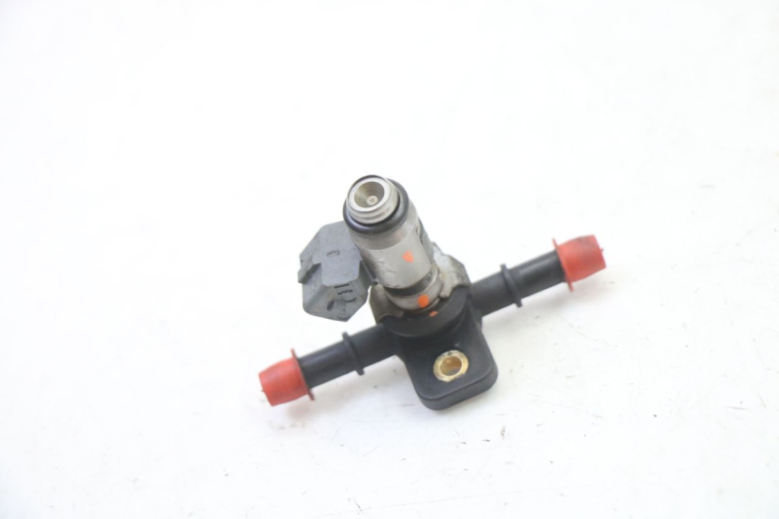 photo de FUEL INJECTOR PEUGEOT SATELIS 250 (2006 - 2012) - Technical close-up