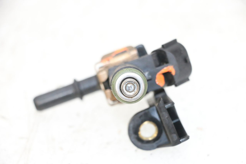 photo de FUEL INJECTOR PEUGEOT SATELIS 125 (2013 - 2018) - Zoom on usage condition