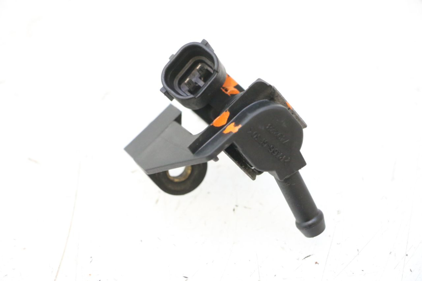 photo de INJECTOR PEUGEOT SATELIS 125 (2006 - 2009) - Alternative perspective