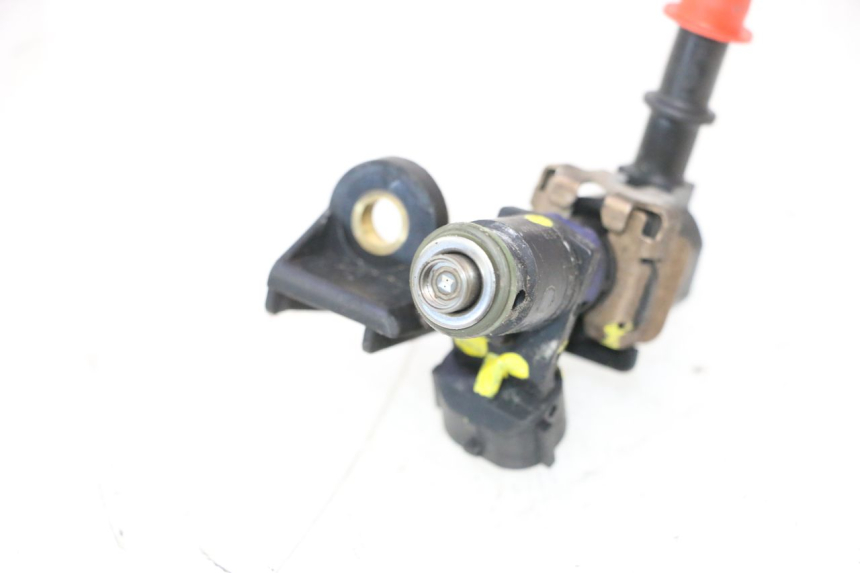 photo de FUEL INJECTOR PEUGEOT SATELIS 125 (2013 - 2018) - Fixing points details