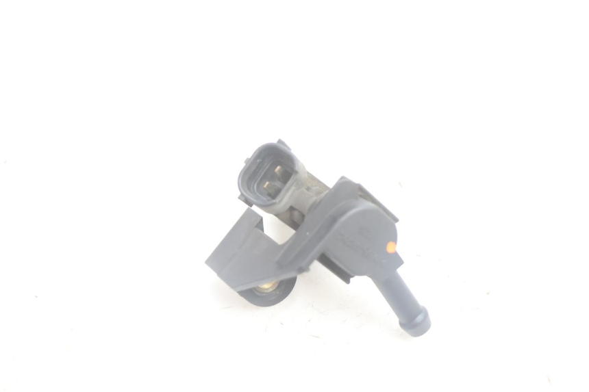 photo de INJECTOR PEUGEOT SATELIS 125 (2006 - 2009) - Alternative perspective