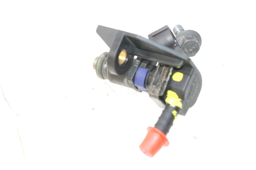 photo de INJECTOR PEUGEOT SATELIS 125 (2006 - 2009) - Fixing points details
