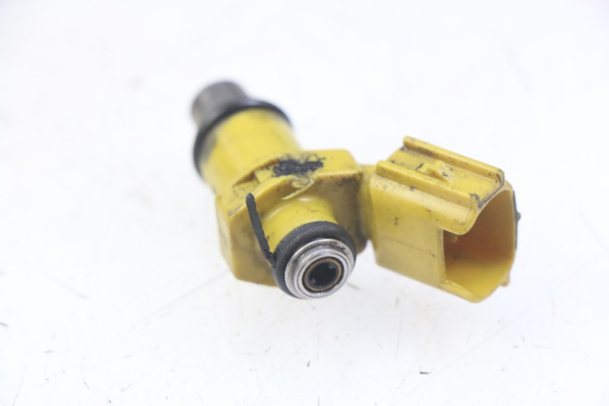 photo de FUEL INJECTOR SUZUKI SIXTEEN 125 (2008 - 2010) - Alternative perspective