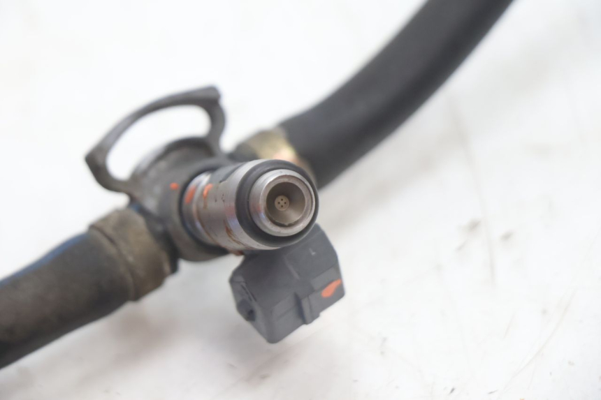 photo de FUEL INJECTOR DUCATI SS IE DS CARENEE 1000 (2002 - 2006) - Fixing points details