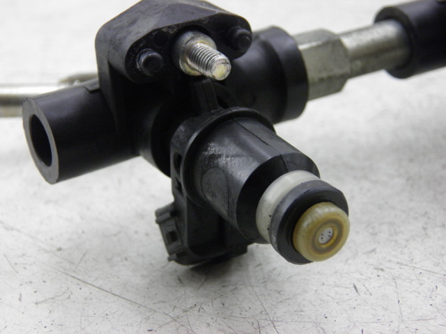 photo de FUEL INJECTOR SUZUKI BURGMAN EXECUTIVE 650 (2008 - 2010) - Alternative perspective