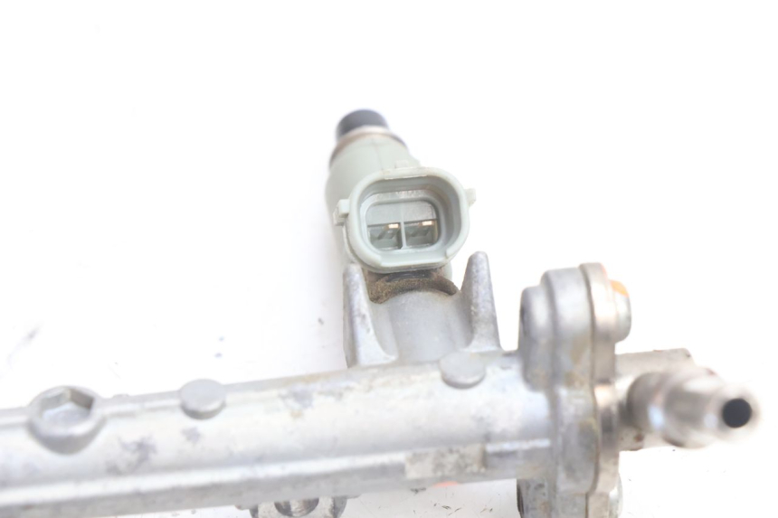 photo de FUEL INJECTOR YAMAHA TDM ABS 900 (2002 - 2014) - Alternative perspective