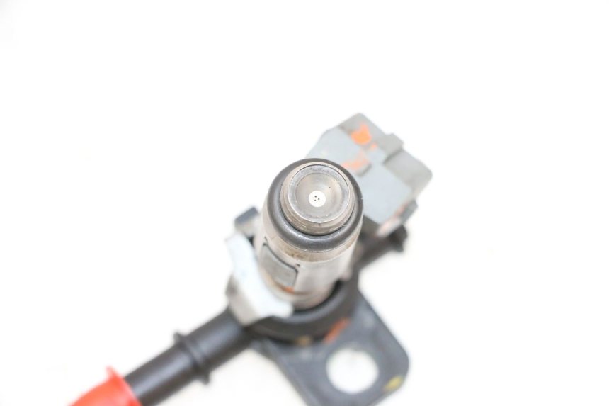 photo de FUEL INJECTOR PIAGGIO VESPA GTS SUPER IE 125 (2009 - 2016) - Zoom on usage condition