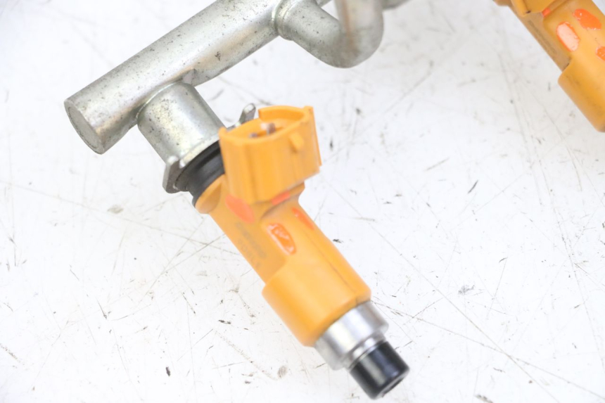 photo de FUEL INJECTOR YAMAHA XJ6 ABS 600 (2008 - 2016) - Distinctive features