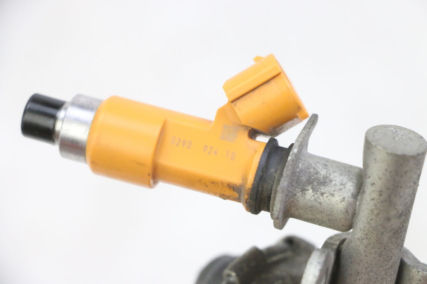 photo de FUEL INJECTOR YAMAHA XJ6 ABS 600 (2008 - 2016) - Fixing points details