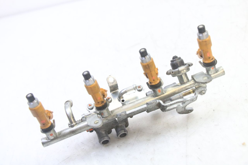 photo de FUEL INJECTOR YAMAHA XJ6 ABS 600 (2008 - 2016) - Fixing points details