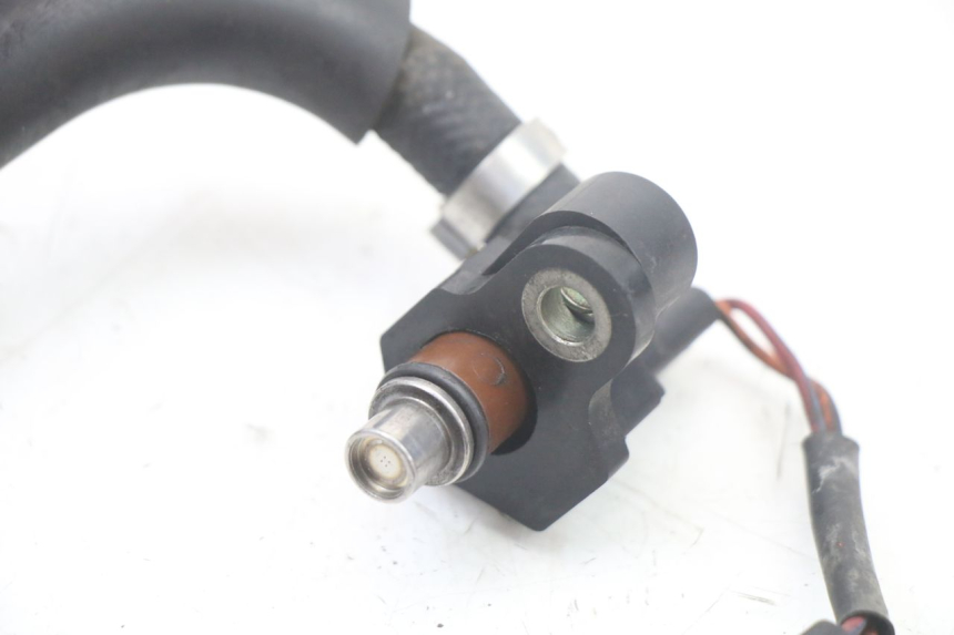 photo de FUEL INJECTOR YAMAHA X-MAX XMAX ABS 250 (2010 - 2014) - Alternative perspective