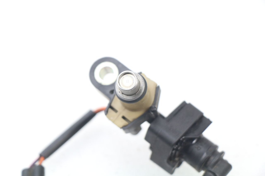 photo de FUEL INJECTOR YAMAHA YBR 125 (2007 - 2009) - Alternative perspective