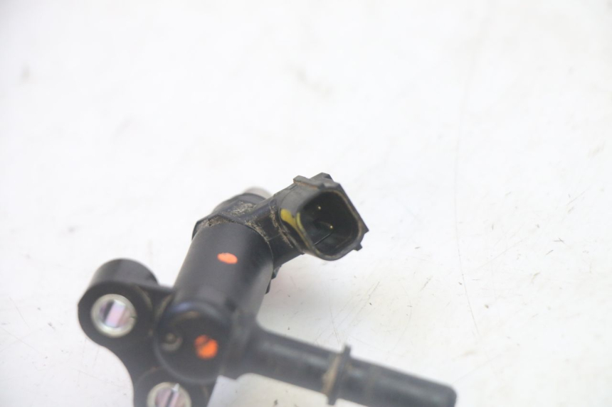 photo de FUEL INJECTOR YAMAHA YZ-F YZF 250 (2014 - 2018) - Alternative perspective