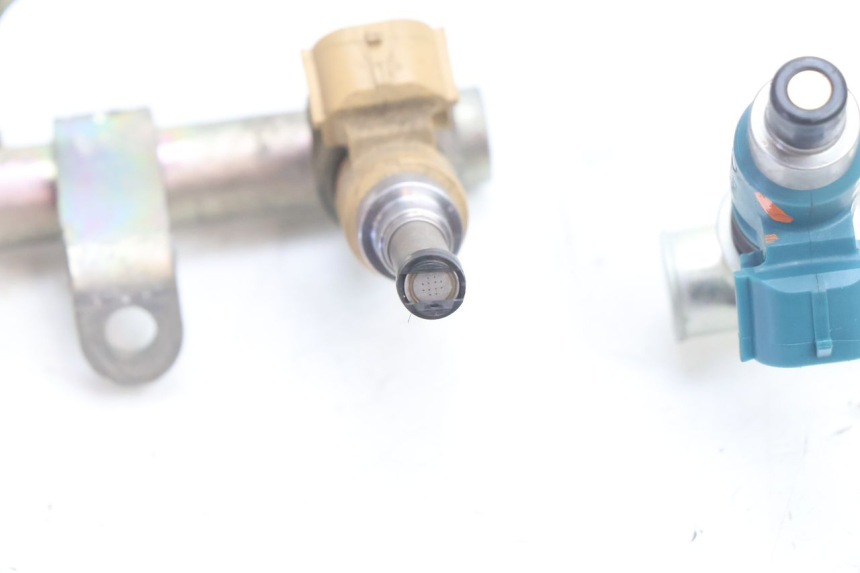 photo de FUEL INJECTOR YAMAHA YZF R6 600 (2008 - 2009) - Additional view of the item